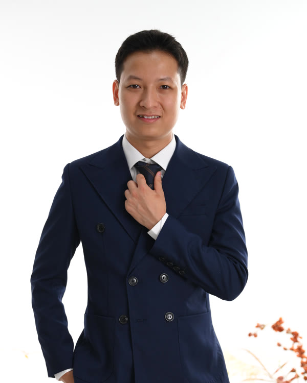 Chú rể Hà Văn Dân